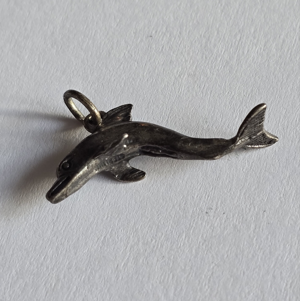 Vintage Dolphin charm sterling silver 925 porpoise ocean sea bottlenose beach - Picture 6 of 6